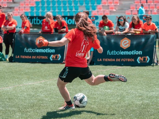 Día-Internacional-de-la-Mujer-futbolemotion-4.webp