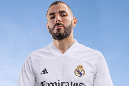 post-las-tecnologias-de-las-camisetas-de-futbol-benzema.webp