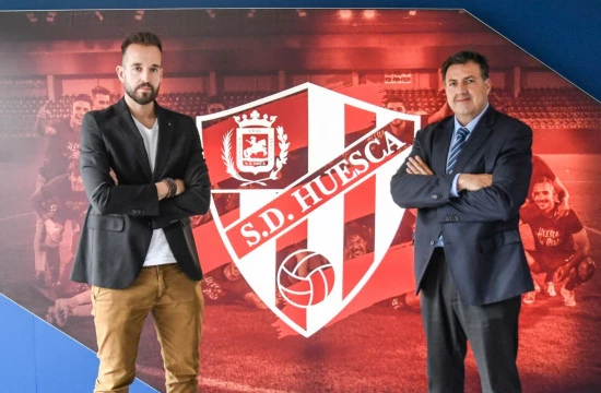 futbolemotion-proveedor-oficial-sd-huesca-3.webp