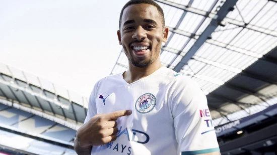 post-camiseta-Manchester-city-away-gabriel-jesus.webp