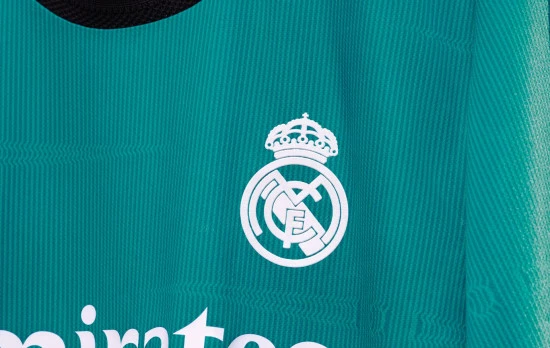 Real_Madrid_3_escudo.webp