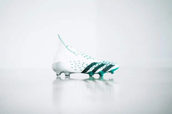 post-top-mejores-botas-de-futbol-2021-adidas-eqt.webp