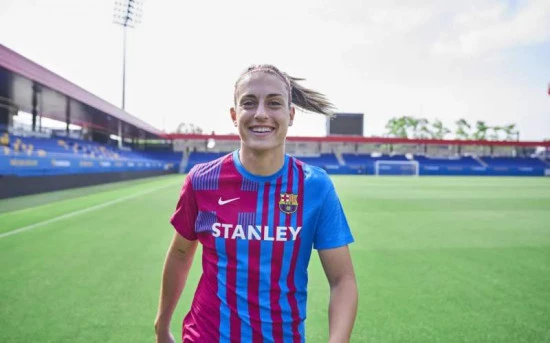 post-para-san-valentin-regala-fútbol-camiseta-barca-femenino.webp