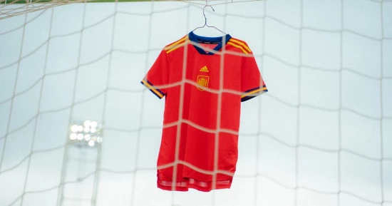 post-camisetas-uefa-womens-2022-españa-segunda.webp