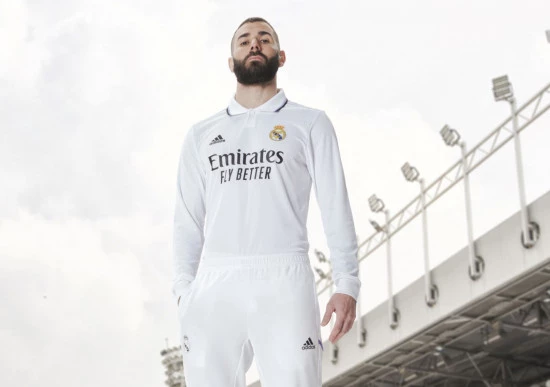 CAMISETA_REAL_MADRID_BENZEMA.webp