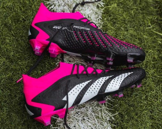 post-adidas-predator-vs-nike-phantom-gx-predator-lateral.webp