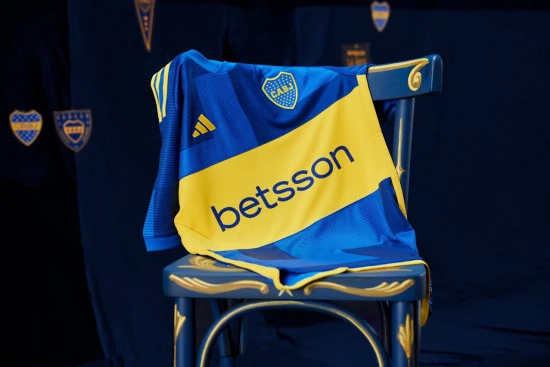 post-camiseta-boca-juniors-escudo-en-tamano-grandejpeg1.webp