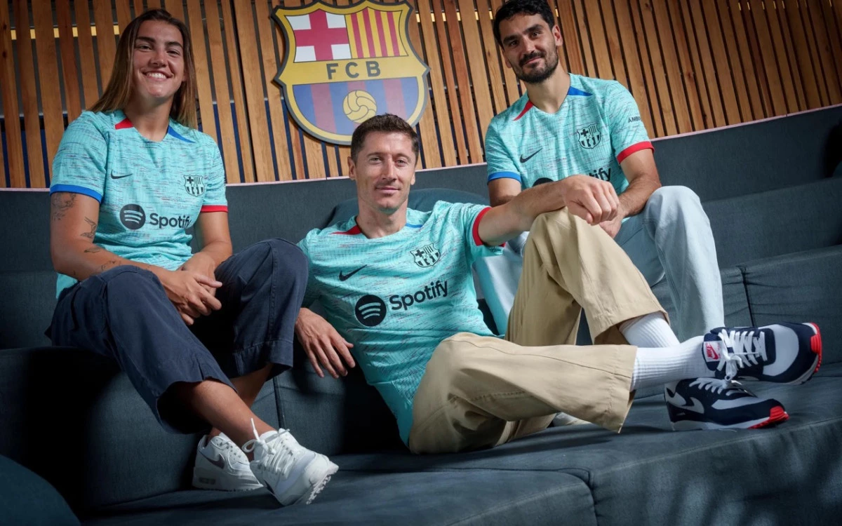 post card post-tercera-camiseta-barcelona-lewan-en-tamano-grandejpeg1.webp