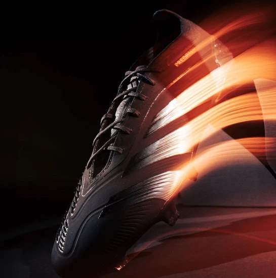 post-adidas-predator-black-lacejpg2.webp