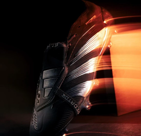 post-adidas-predator-black-tongjpg3.webp