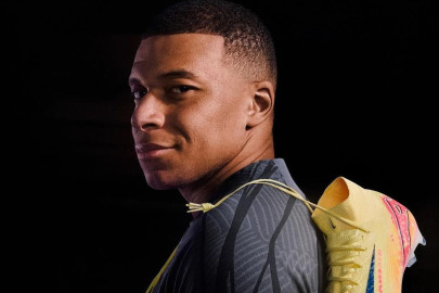 Delle nuove scarpe per Kylian Mbappé